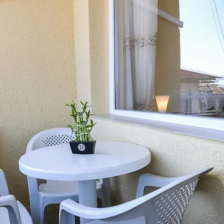 Derelli Elegance Apartment *