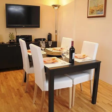 Derelli Elegance Apartamento Sofía